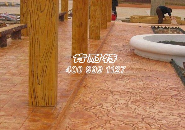 　　压模地坪